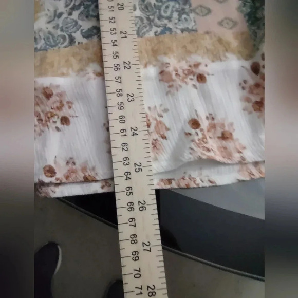 Cold shoulders tank top women's Medium super soft, flowy cottagecore boho - Picture 4 of 4